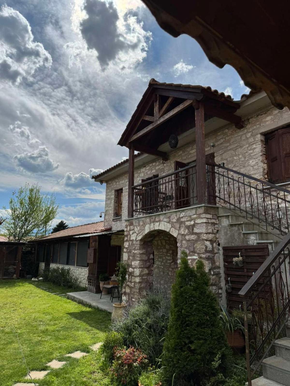 Theopetra Home Exterior photo